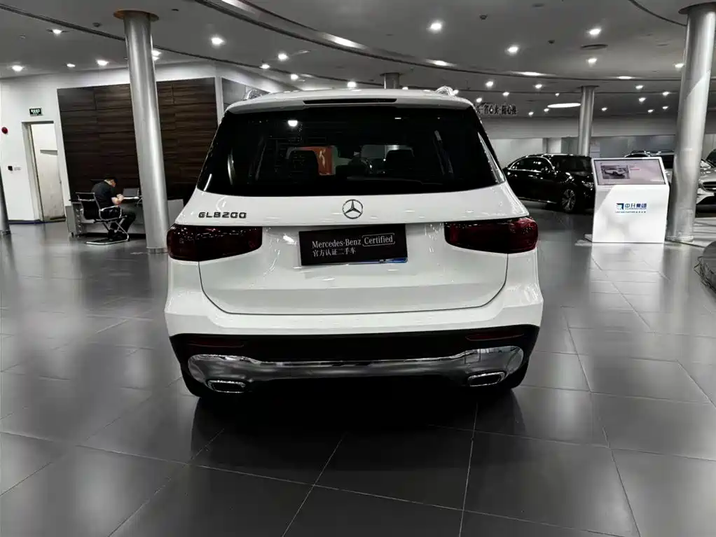 Mercedes-Benz GLB 2024 — фото 4