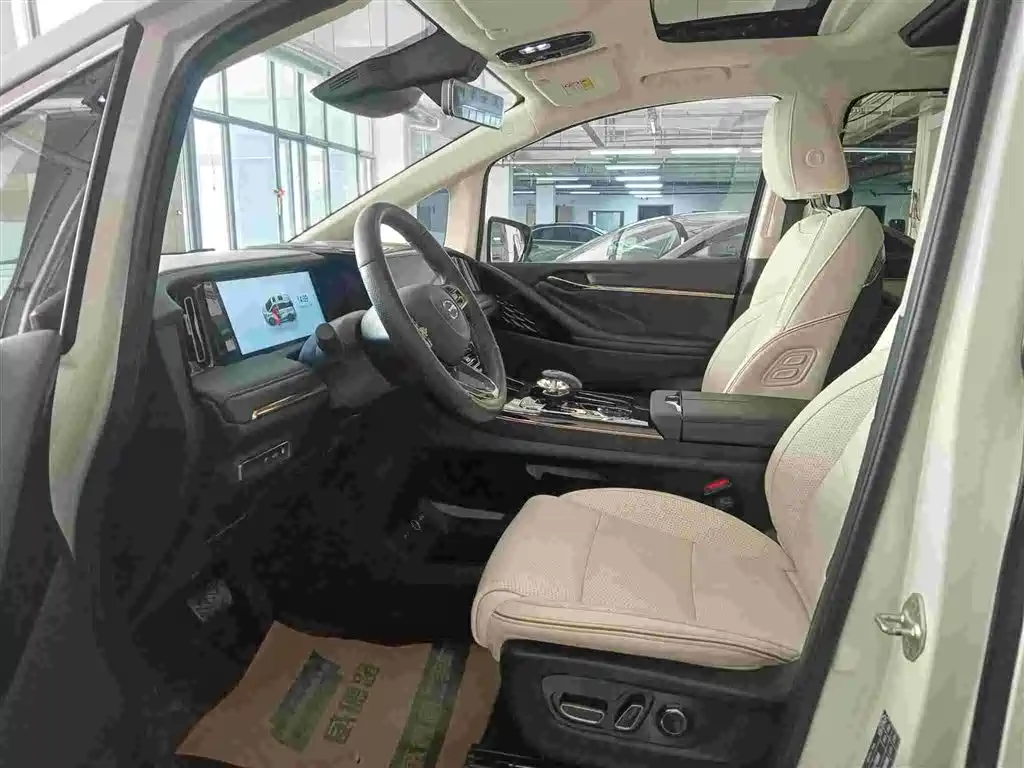 GAC Motor Trumpchi E9 2023 — фото 10