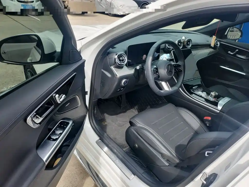 Mercedes-Benz C-Class 2025 — фото 12
