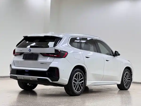 BMW iX1 2024
