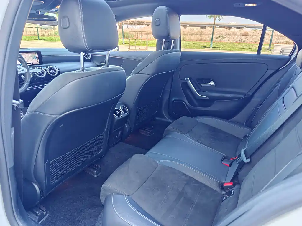Mercedes-Benz A-Class 2022 — фото 13