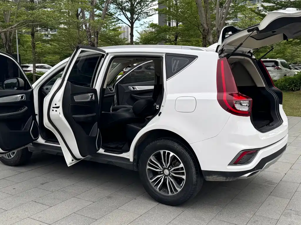 Geely Vision X6 2018 — фото 25