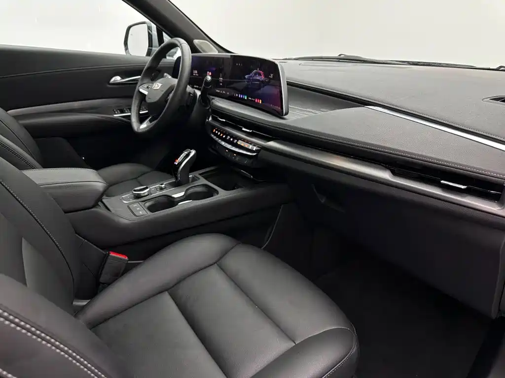Cadillac XT4 2024 — фото 16