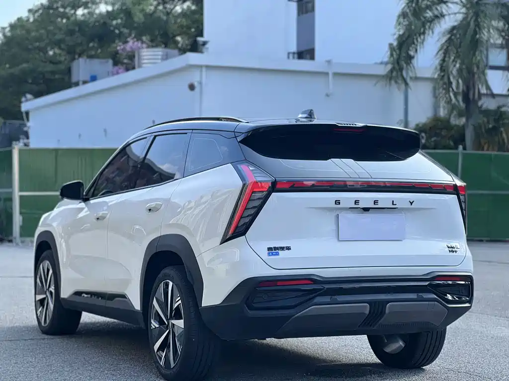 Geely Boyue L 2024 — фото 15
