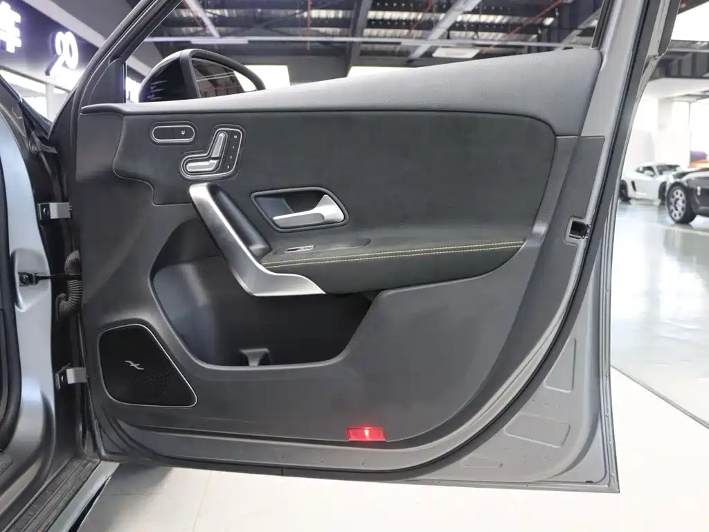Mercedes-Benz A-Class AMG 2021 — фото 16