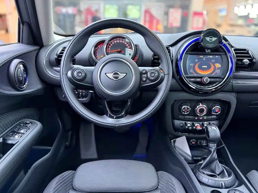 MINI Clubman 2017 — фото 17