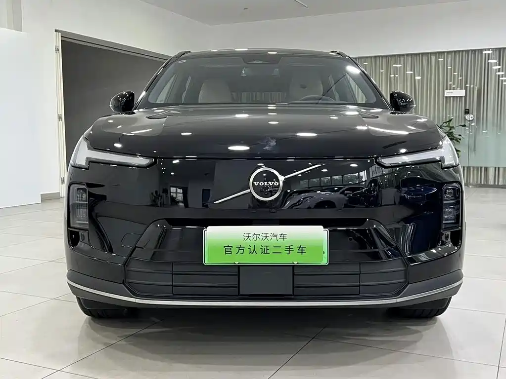 Volvo XC70 Plug-In Hybrid 2026 — фото 2