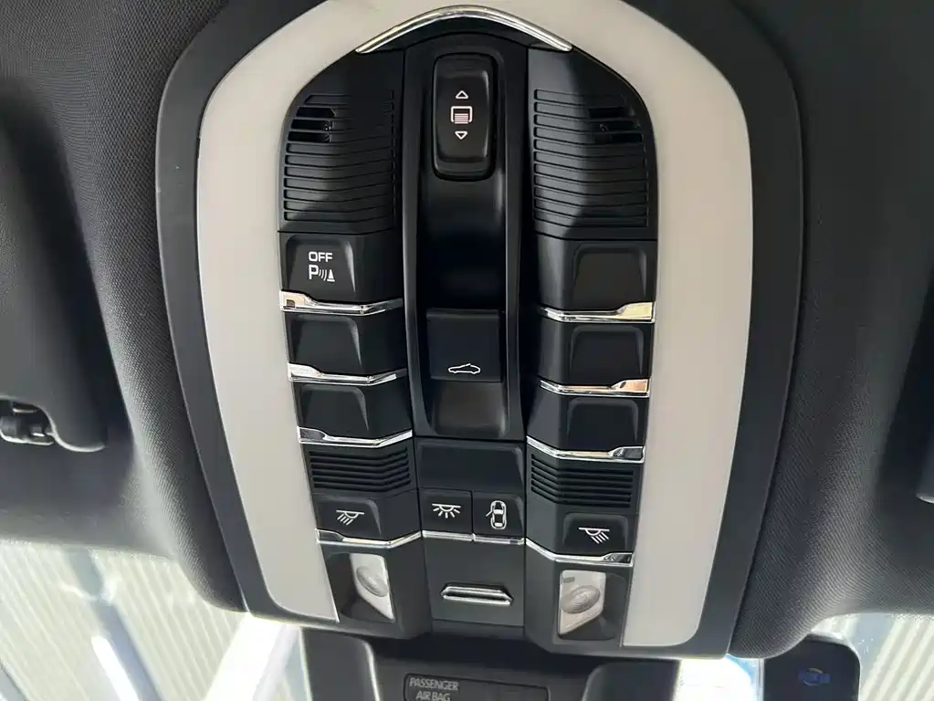 Porsche Macan 2017 — фото 20