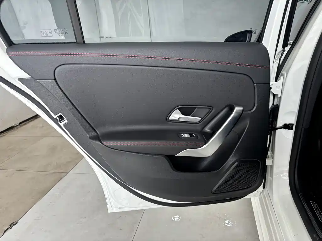 Mercedes-Benz A-Class 2025 — фото 19