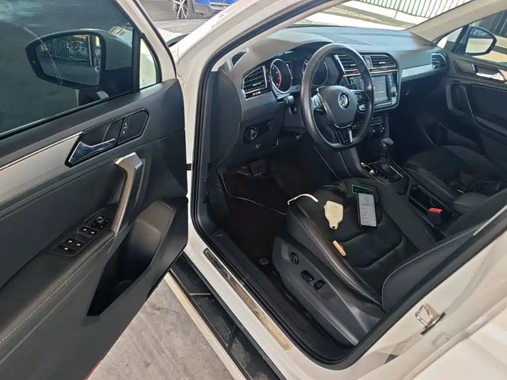 Volkswagen Tiguan L 2018 — фото 16