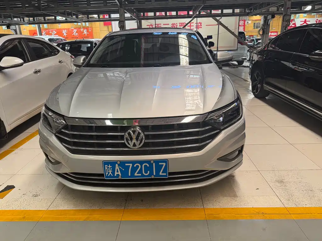 Volkswagen Sagitar 2019