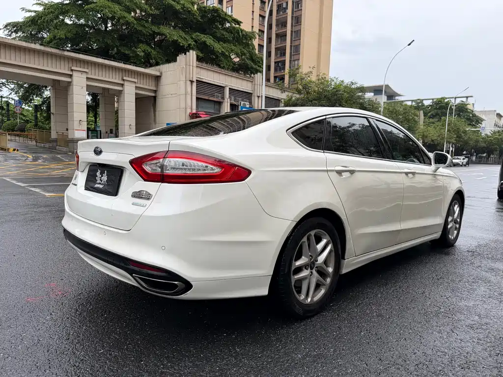 Ford Mondeo 2015 — фото 5