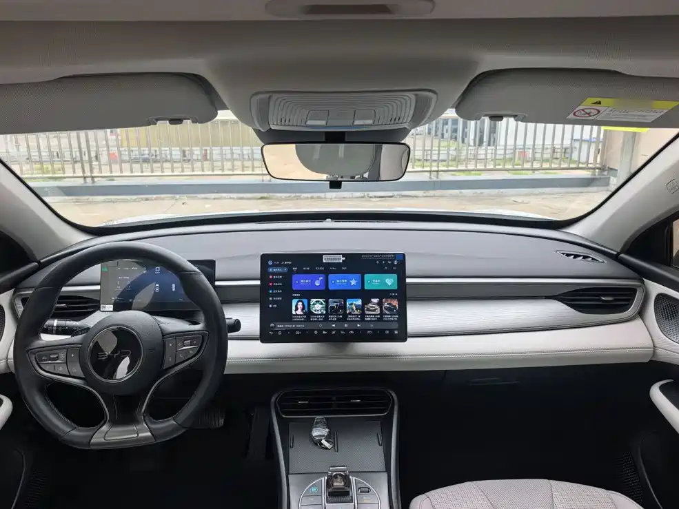 BYD Seal 05 DM-i 2025 — фото 16
