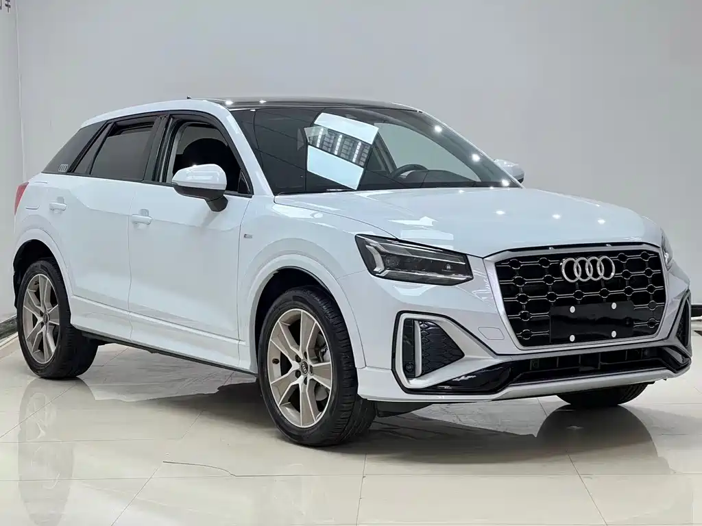 Audi Q2L 2023