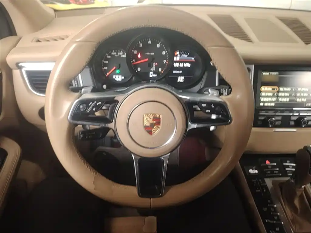 Porsche Macan 2015 — фото 11