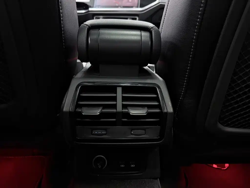 Audi Q3 2021 — фото 14