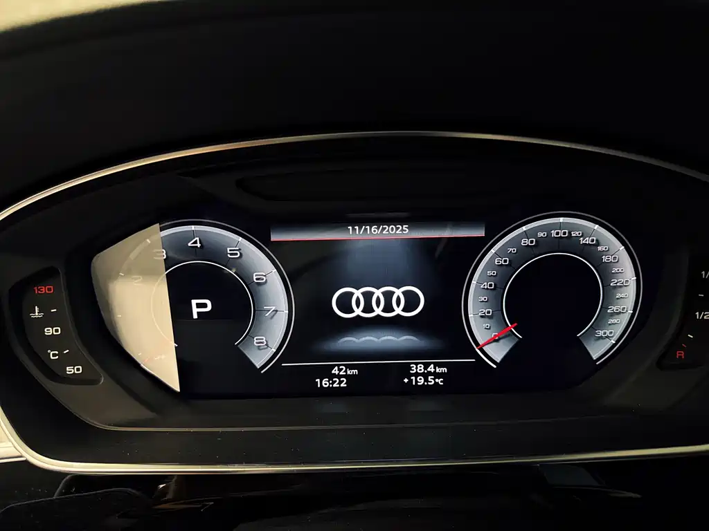 Audi A8 — фото 9