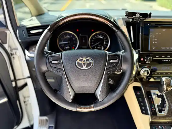 Toyota Alphard 2019