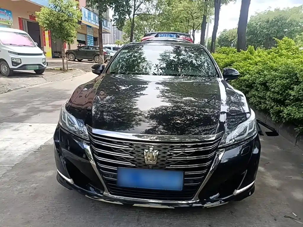 Toyota Crown 2019