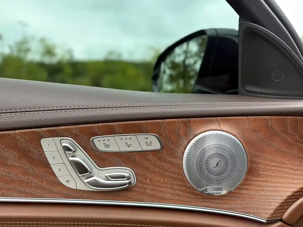 Mercedes-Benz E-Class 2020 — фото 15