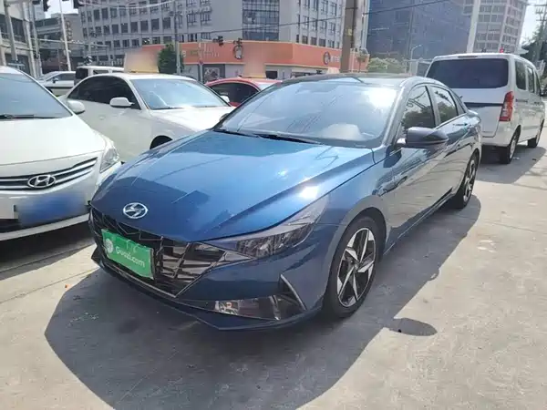 Hyundai Elantra 2022