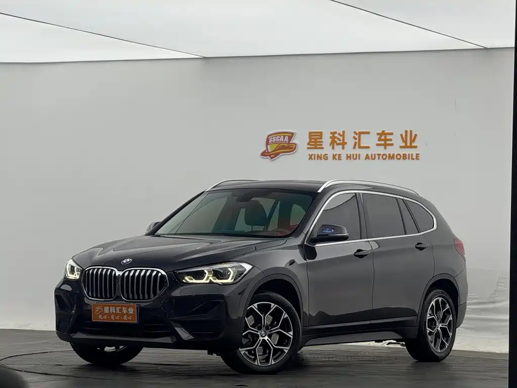 BMW X1 2022 — фото 1