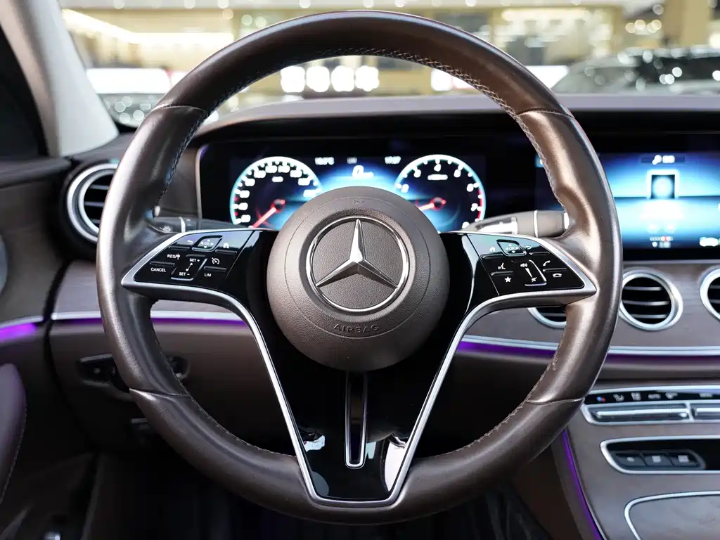 Mercedes-Benz E-Class 2021 — фото 13