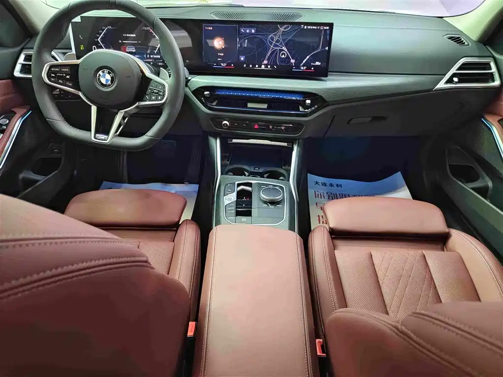 BMW 3 Series 2025 — фото 11