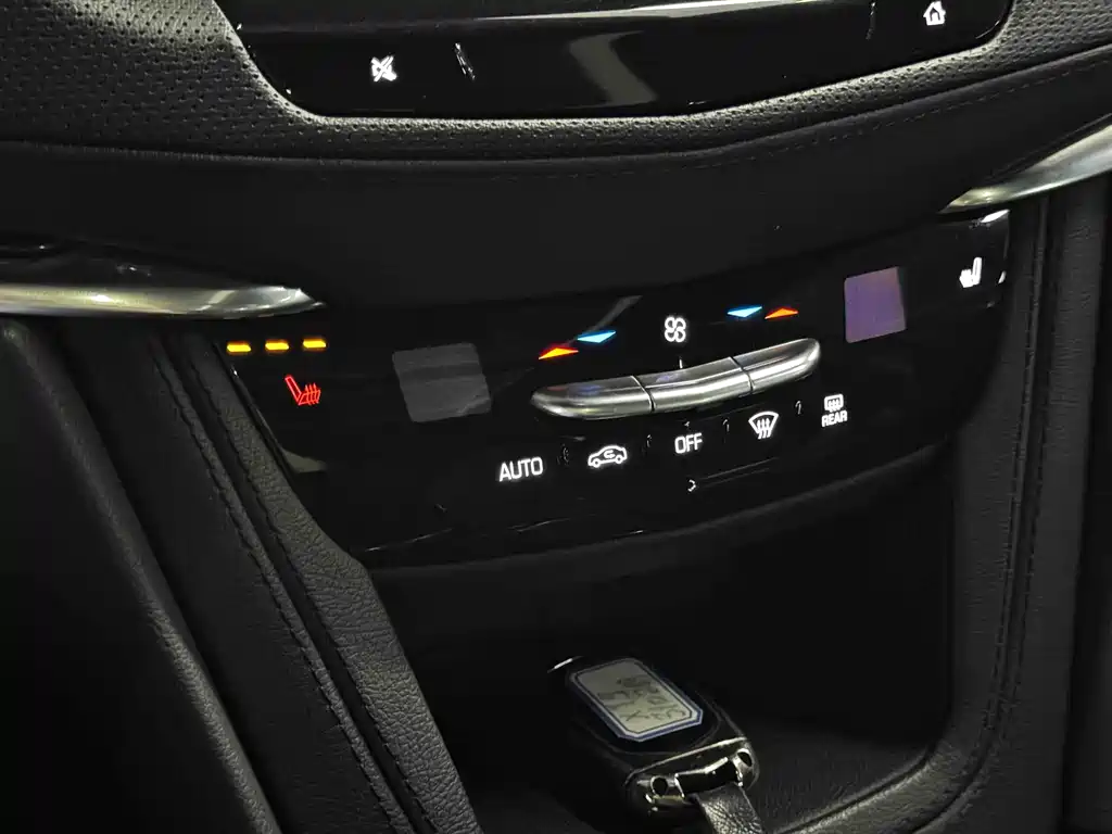Cadillac XT5 2022 — фото 12