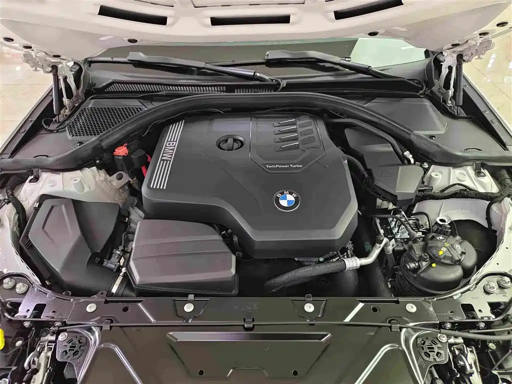 BMW 3 Series 2025 — фото 16