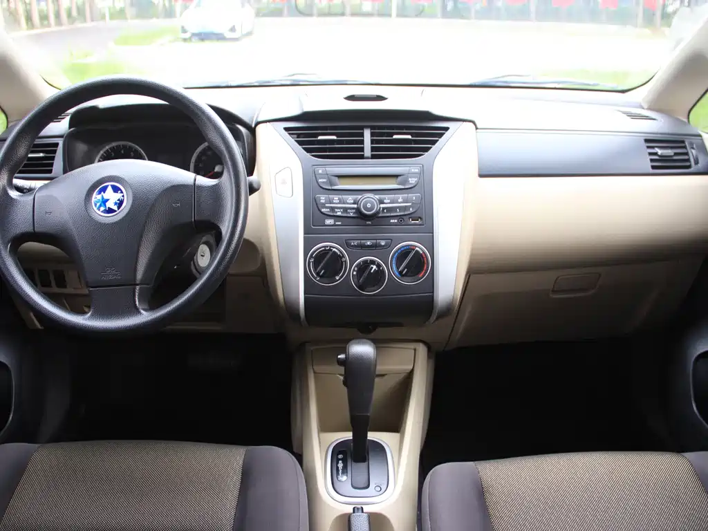 Venucia R50 2014