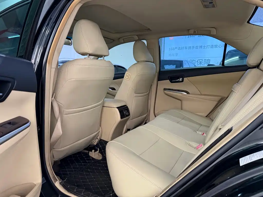 Toyota Camry 2016 — фото 11