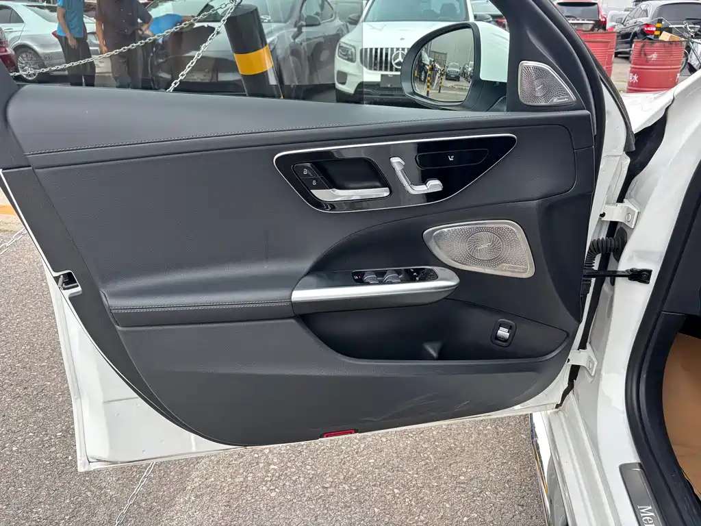 Mercedes-Benz C-Class 2023