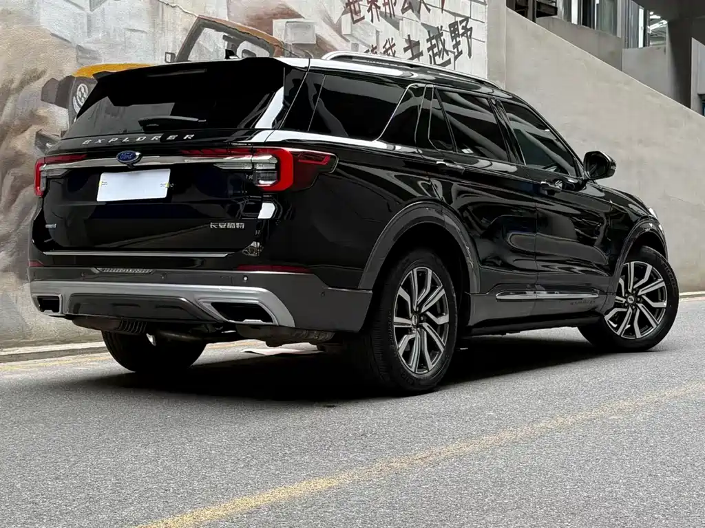 Ford Explorer 2023 — фото 2