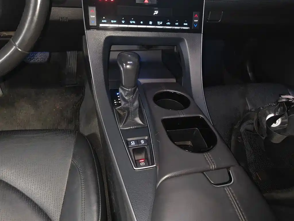 Toyota Avalon 2019 — фото 13