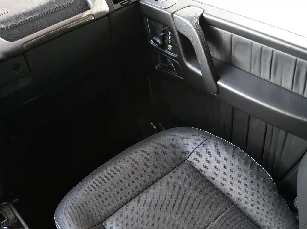 Mercedes-Benz G-Class AMG 2010 — фото 25