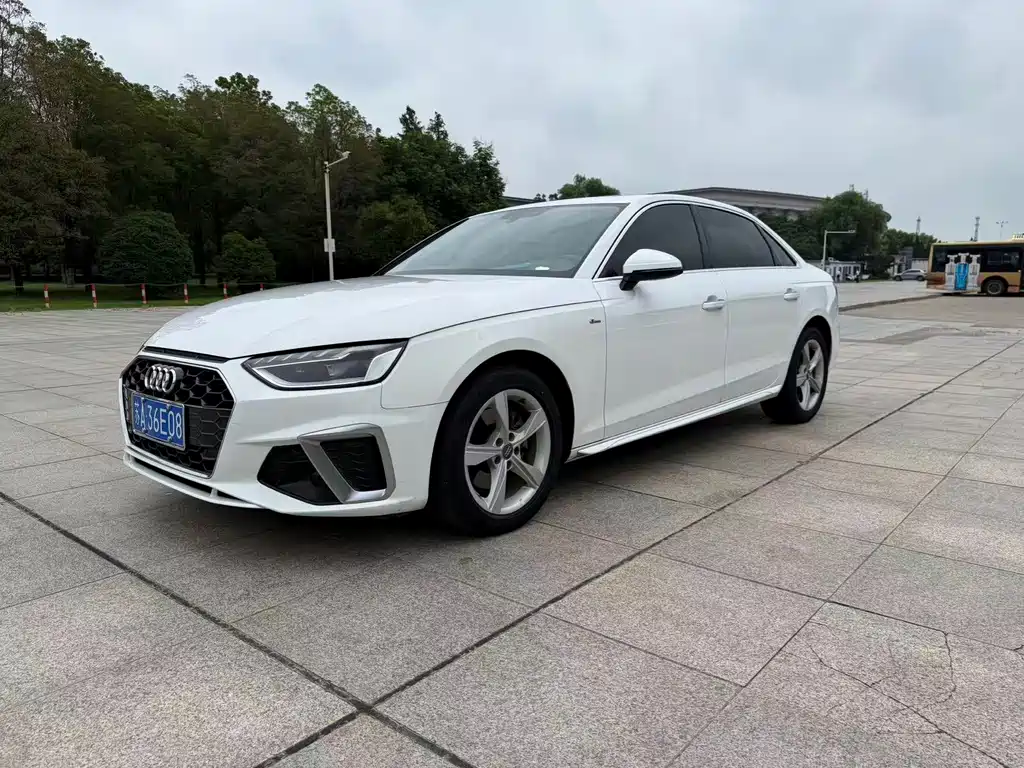 Audi A4L 2020