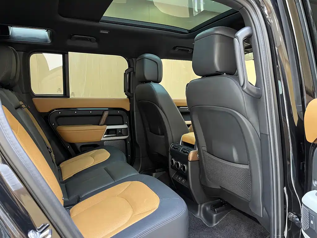 Land Rover Defender 2024 — фото 15