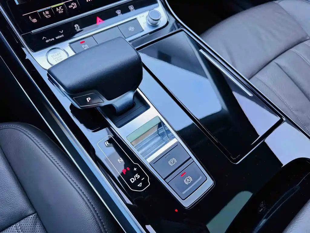Audi A8 2019 — фото 16
