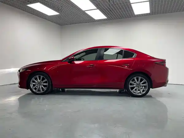 Mazda 3 Axela 2022