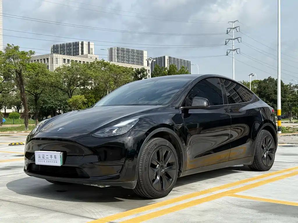 Tesla Model Y 2023 — фото 1