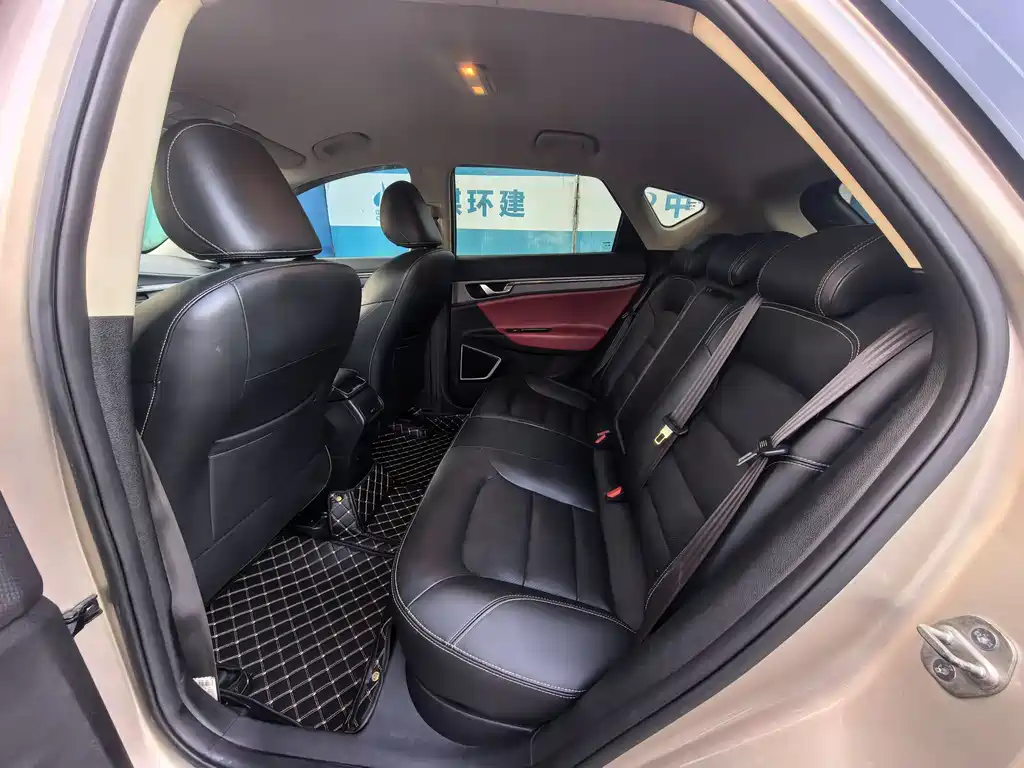Geely Emgrand GS 2017 — фото 6