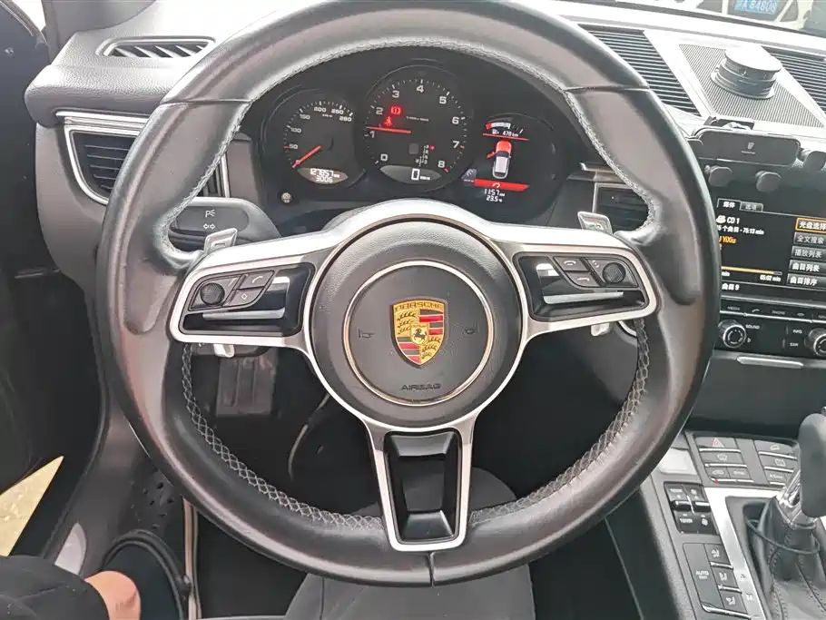Porsche Macan 2014 — фото 15