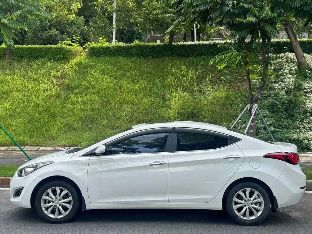 Hyundai Elantra 2017