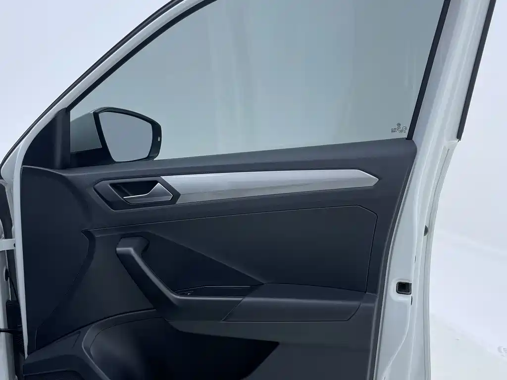 Volkswagen T-Roc 2022 — фото 11