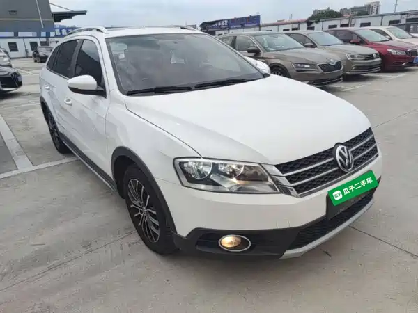 Volkswagen Cross Lavida 2015