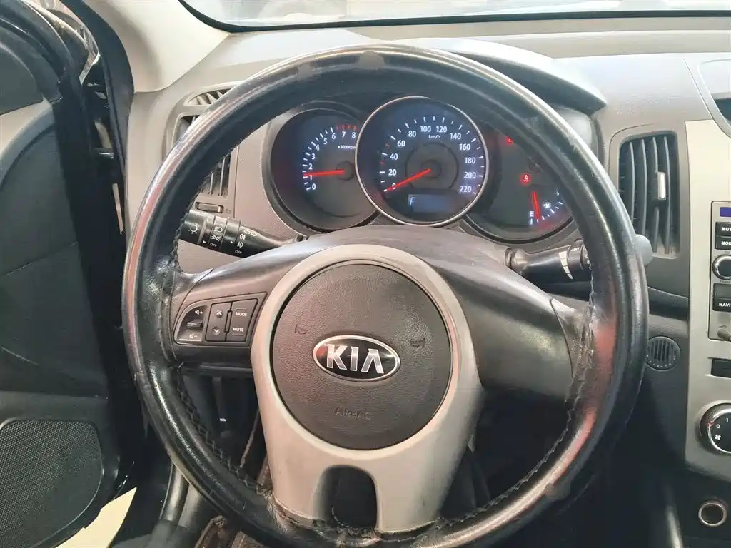 Kia Forte 2014 — фото 11