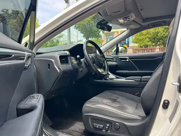 Lexus RX 2021
