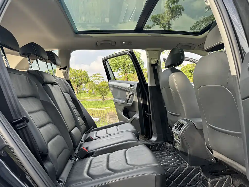 Volkswagen Tiguan L 2020 — фото 17