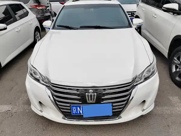 Toyota Crown 2015